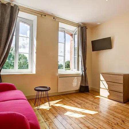 Domaine Saint Michel & *