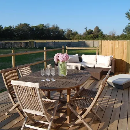 Domaine Saint Michel & *